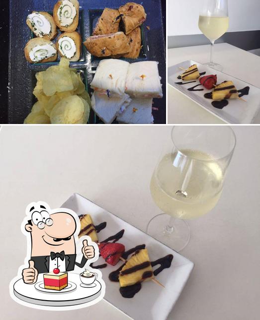 Lounge Cafe serve un'ampia gamma di dolci