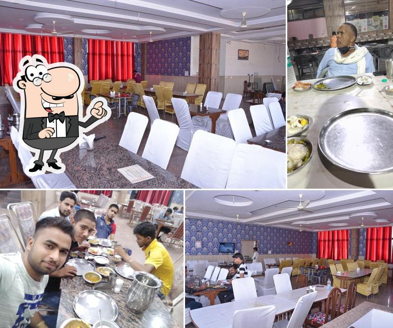 The interior of Choudhary Dhaba