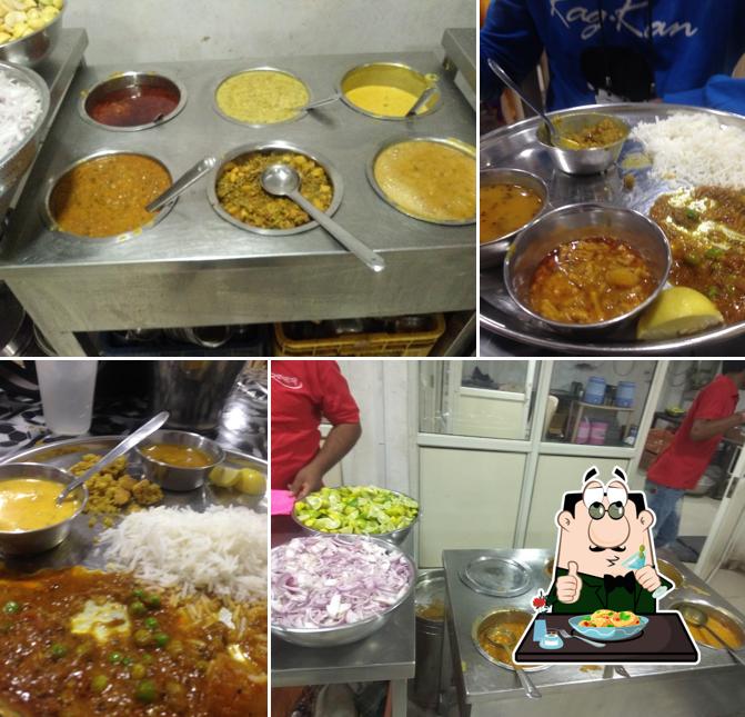 Food at rajwadi Bhojanalay