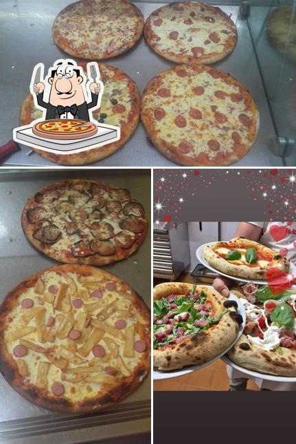 Ordina una pizza a Pizzeria MARACHERO E TABACCHI