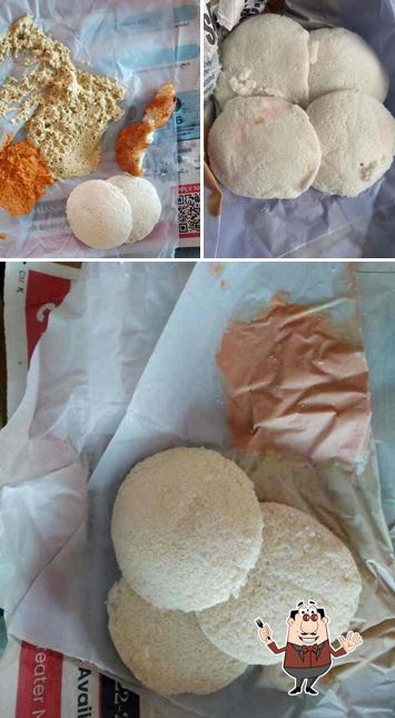 Food at Sri Venkateshwar Tiffin Center