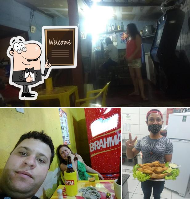 Look at the pic of Bar Garagem
