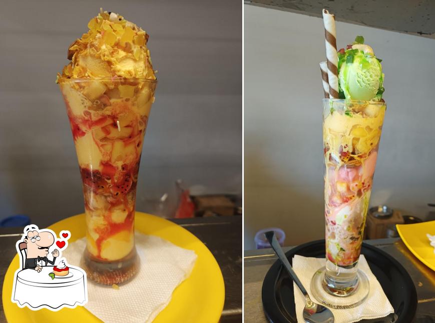 Cafe KL 70 offers a variety of desserts