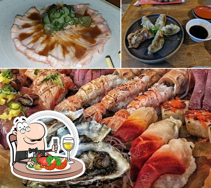 Consiga diferentes pratos de frutos do mar servidos no Haru Sushi Bar