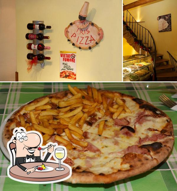 La foto della cibo e bevanda di Irys Pizza