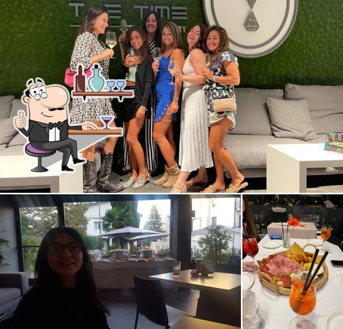 Siediti a un tavolo di The Time - Luxury Lounge