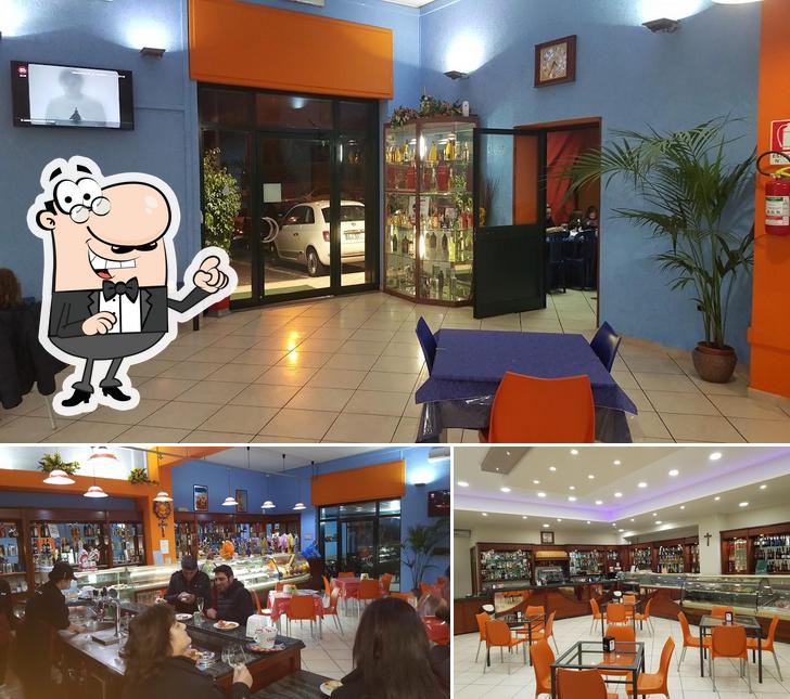 Dai un'occhiata agli interni di Damusco Bar Pasticceria
