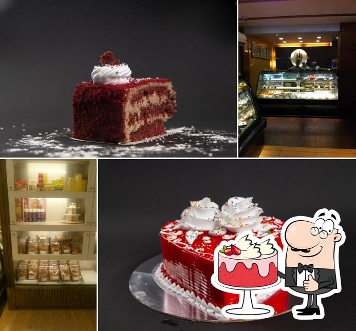 Red velvet cake at Celejor