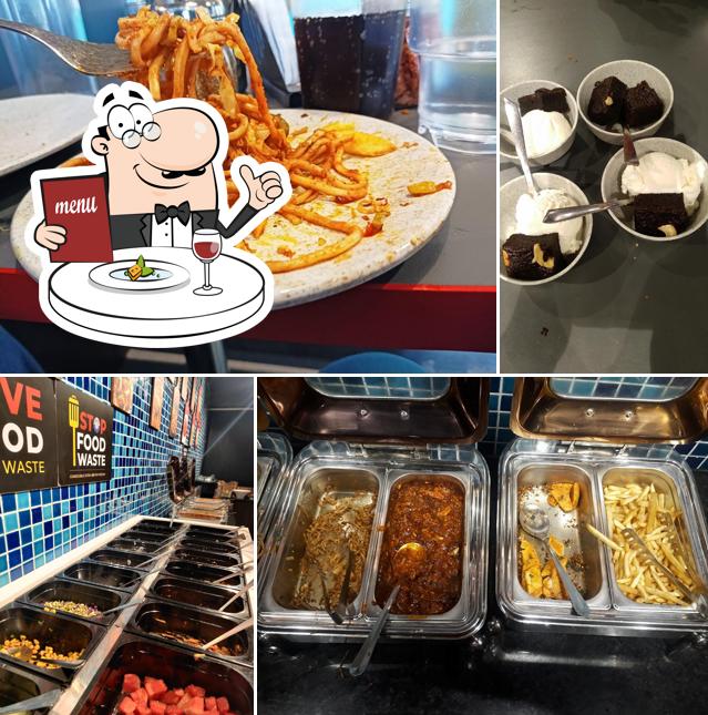 Food at Pizza Zone Gota