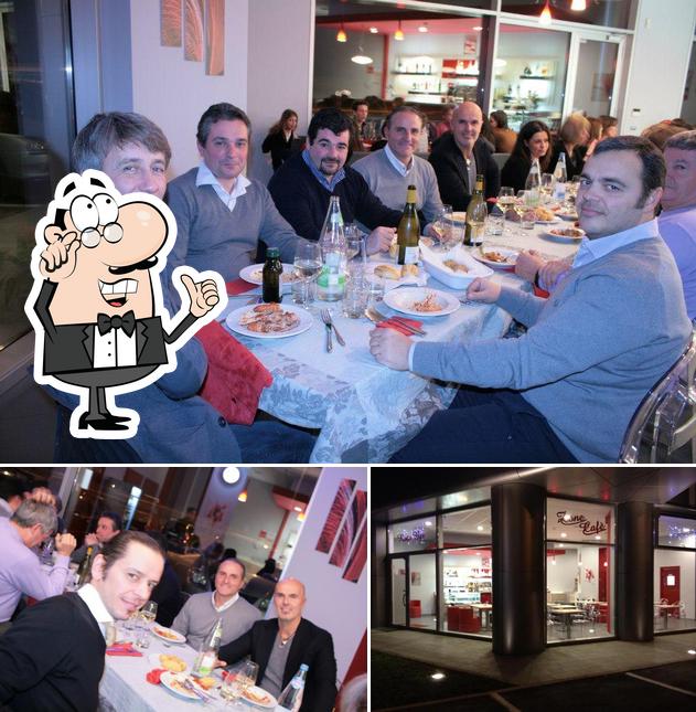 Gli interni di Zone cafè