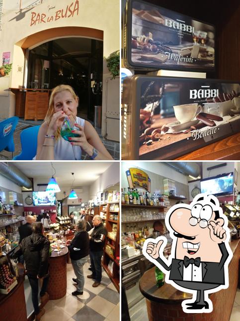 Dai un'occhiata agli interni di Bar Busa
