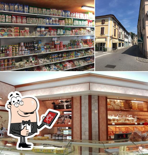 Guarda la foto di Panificio F.Lli Vezzoni Snc Di Vezzoni Marino & C. Snc