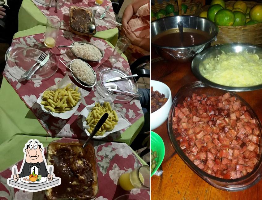 Comida em Restaurante Brasileirinho