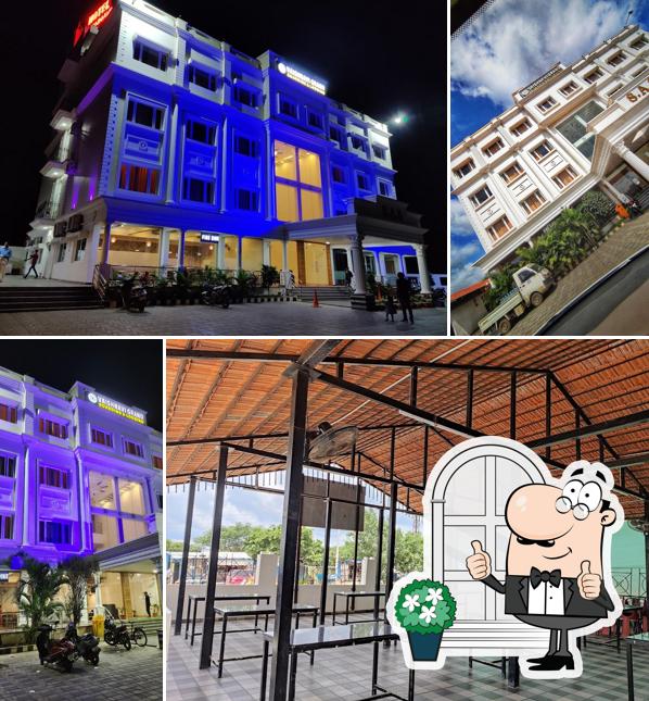 Enjoy the view at the outside area of Hotel Vaishnavi Grand Restaurant Siruguppa