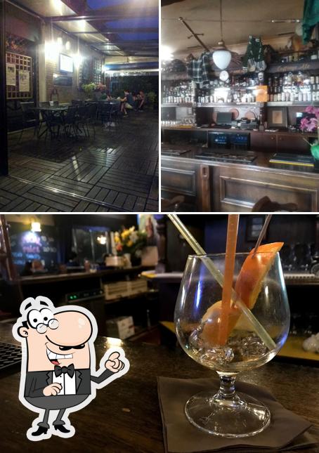 Dai un'occhiata agli interni di McGregor's Pub
