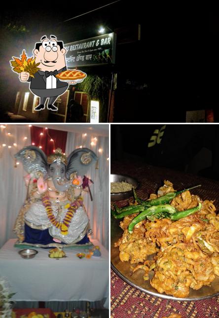 Look at the pic of QUEEN'S RESTAURANT & BAR