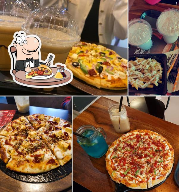 Pick pizza at Grill Masters Jhunjhunu -Best Fast food restaurant in Jhunjhunu, best pizza restaurant, Coffee Cafe in Jhunjhunu