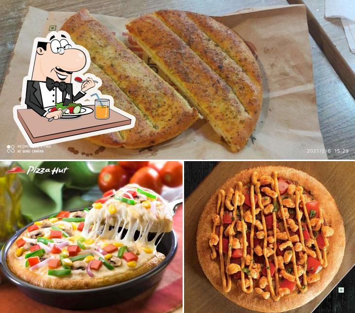 Meals at Pizza Hut Pavilion Mall, Ludhiana