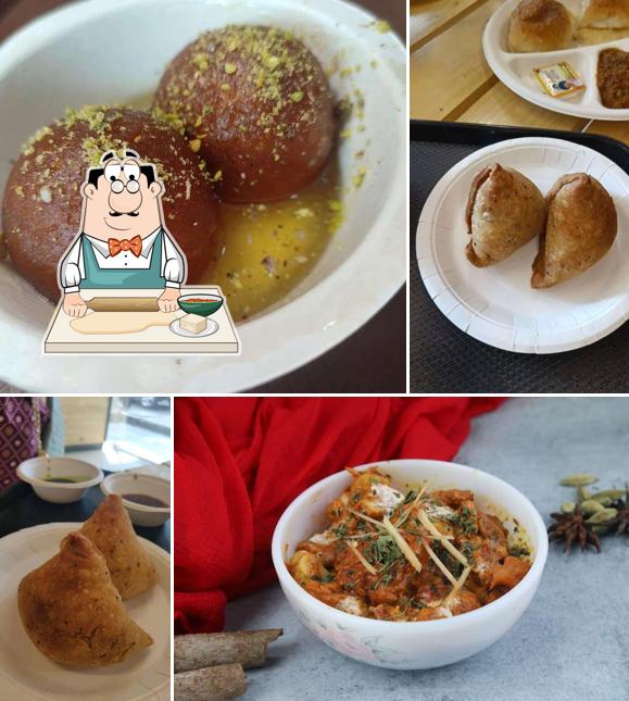 Samosa at Gopal Jee Cafe ಗೋಪಾಲ್ ಜಿ ಕೆಫೆ