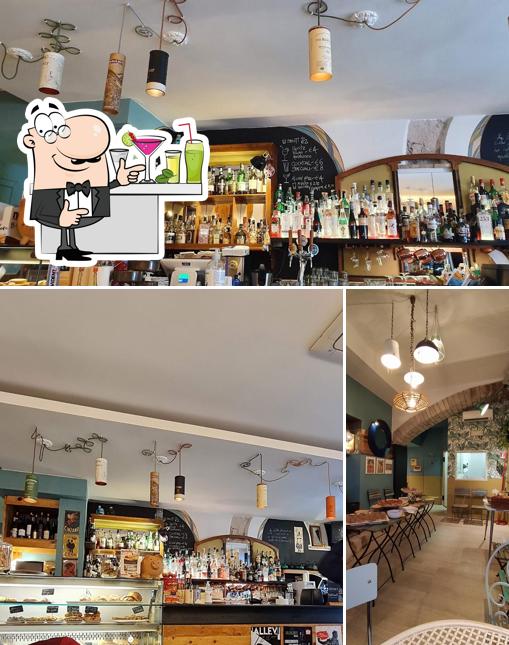 La foto della bancone da bar e cibo di Blamblà