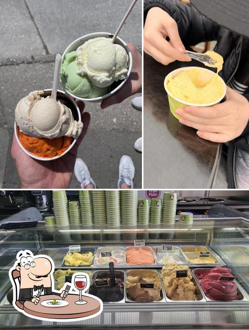 Tra le diverse cose da I love Yoogurtlandia si possono trovare la cibo e interni