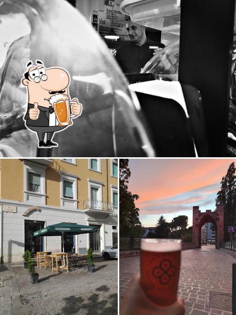 Puoi prenderti un rinfrescante bicchiere di birra chiara o scura