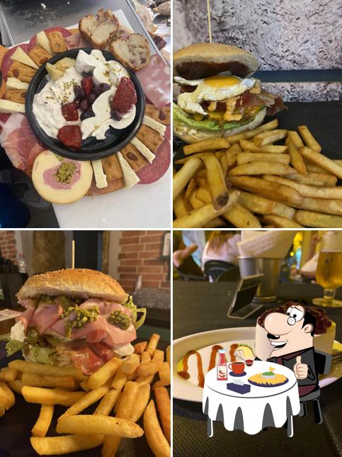Piatto di formaggi al Clasy Pub