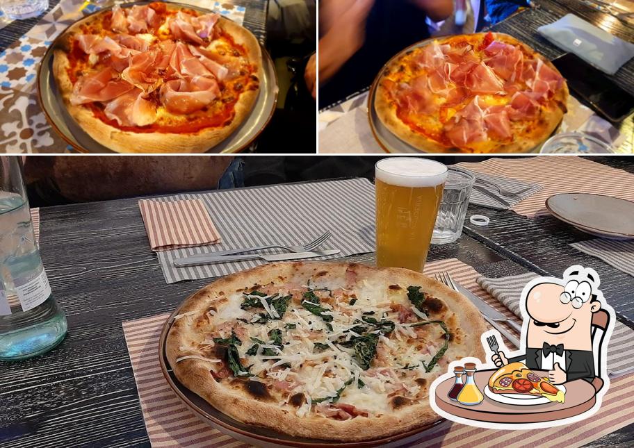 Ordina una pizza a Pizzeria La Scuderia