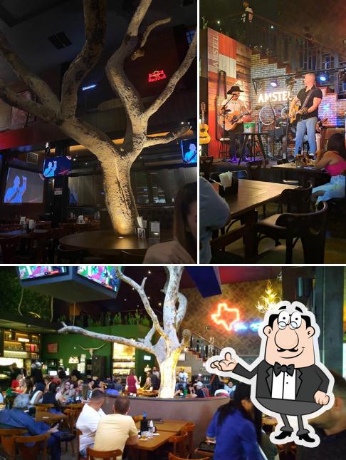 O interior do Velho Texas - Steak and Drinks