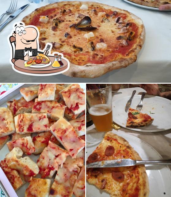 Scegli una pizza a Ristorante Pizzeria Voce del MarePAVIA