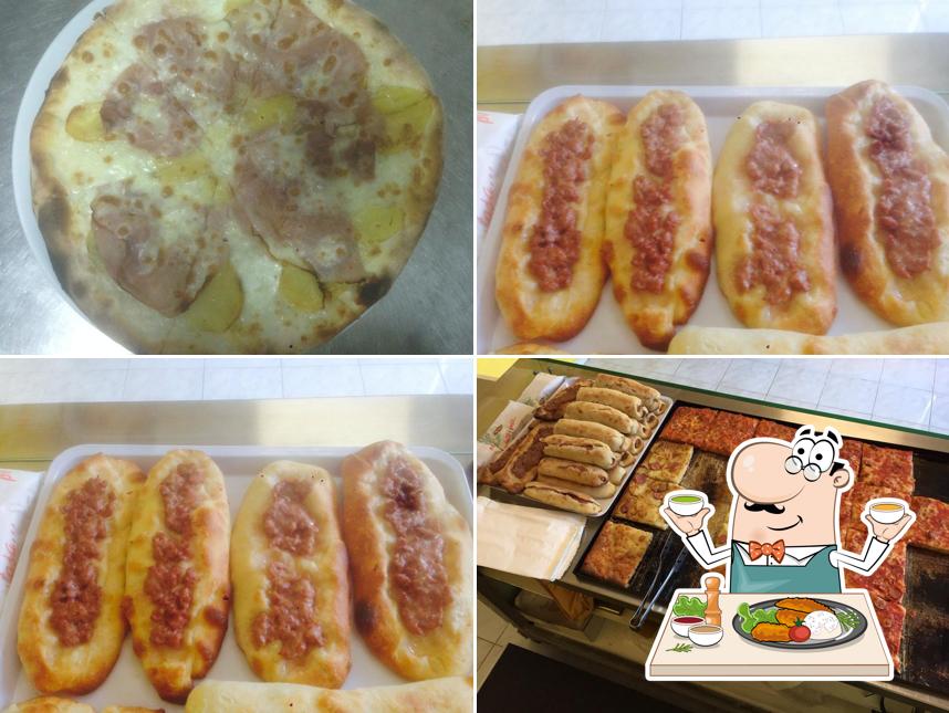 Platti al Pizzeria Delfico