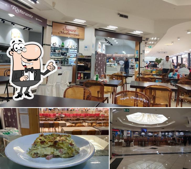 La interni e cibo del ristorante