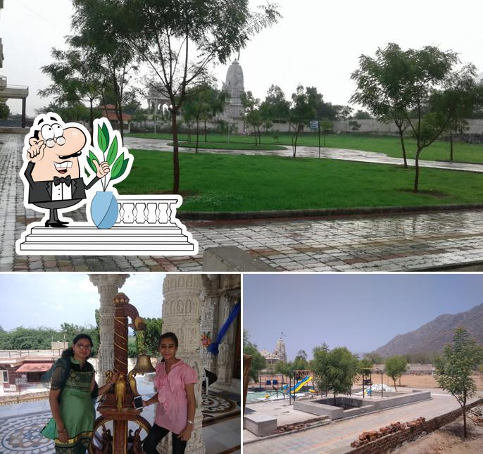 You can get some fresh air at the outside area of Bherutarak bhojansala