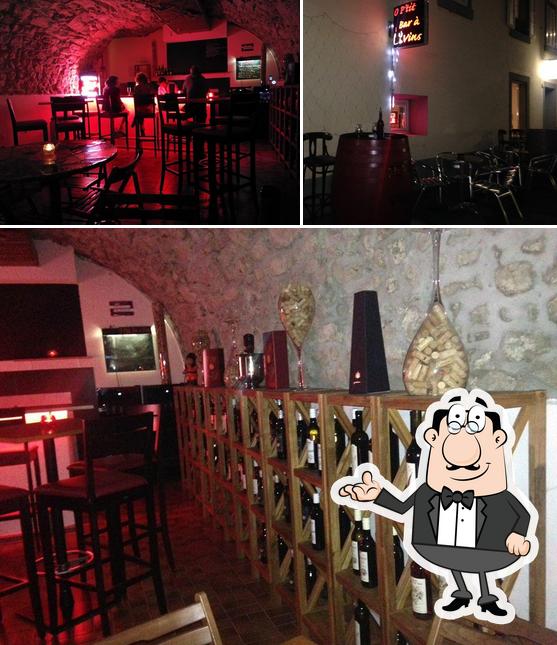 Gli interni di O P'tit Bar à Vins