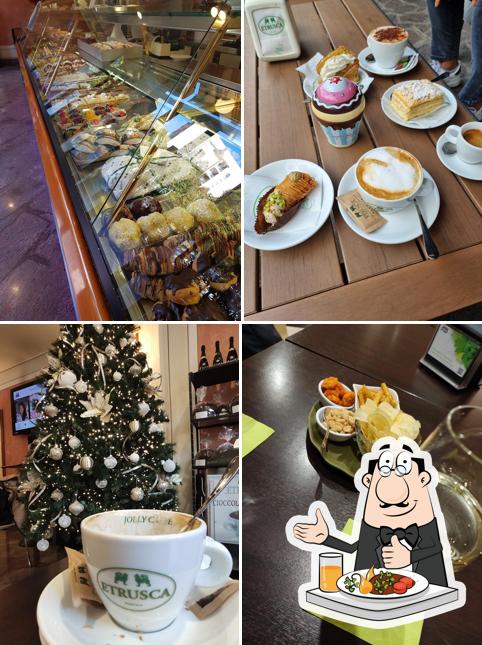 Platti al Pasticceria Etrusca