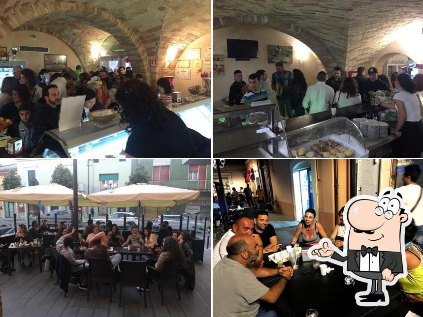 Gli interni di BAR GELATERIA BORGO ANTICO
