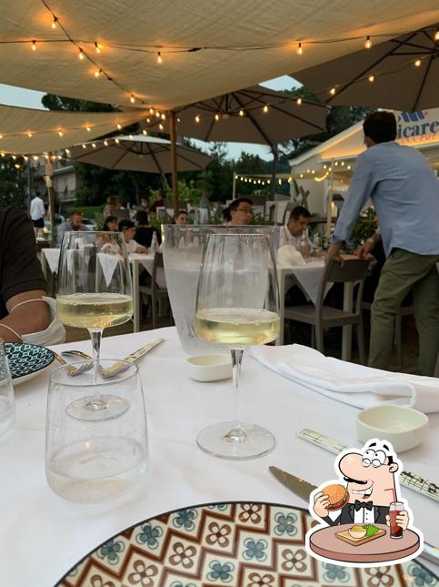 Prova un hamburger a Ristorante Manicaretto