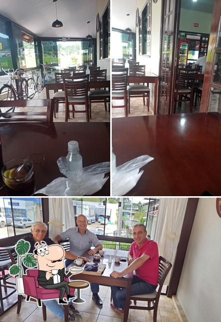 O interior do Maninho restaurante