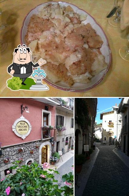 La immagine della esterno e cibo di Ristorante alle vecchie arcate