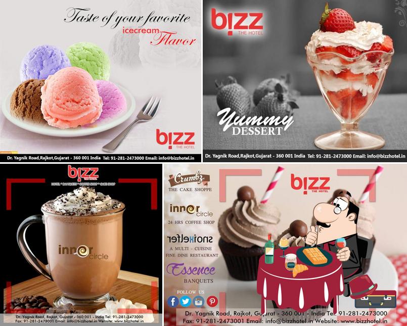 Inner Circle - 24 hours Coffee Shop offers a variety of sweet dishes
