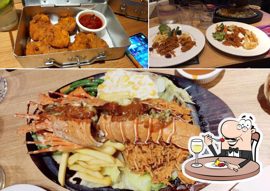 Food at Pop Tate's Xperia Mall