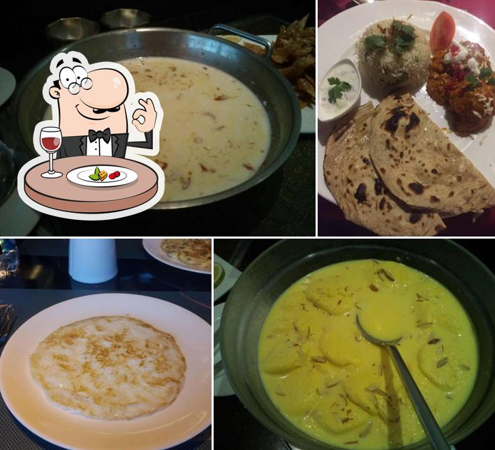 Meals at Golden Oak - La Marvella Sarovar Premiere Hotel