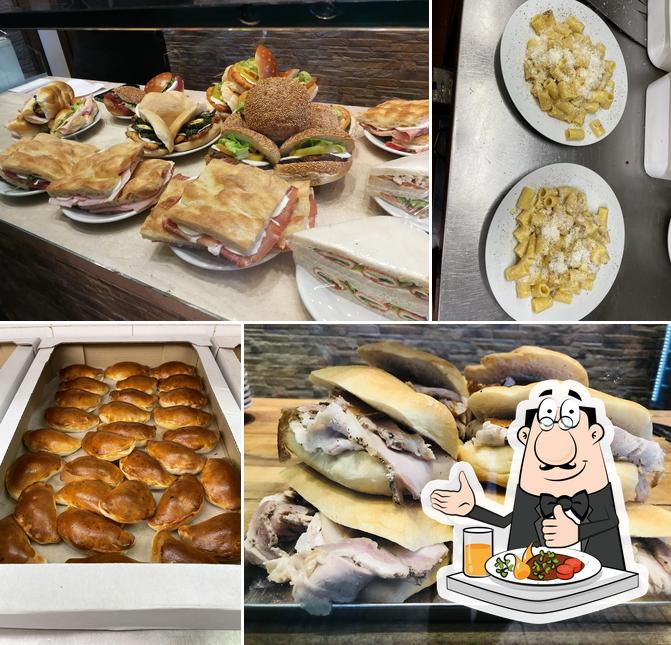 Cibo al Bar Pasticceria Tavola Calda Il Grottino di San Bernardo