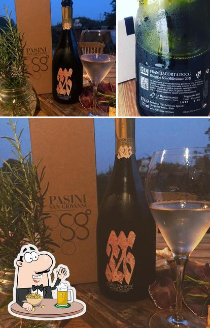 Puoi goderti un rinfrescante bicchiere di birra chiara o scura