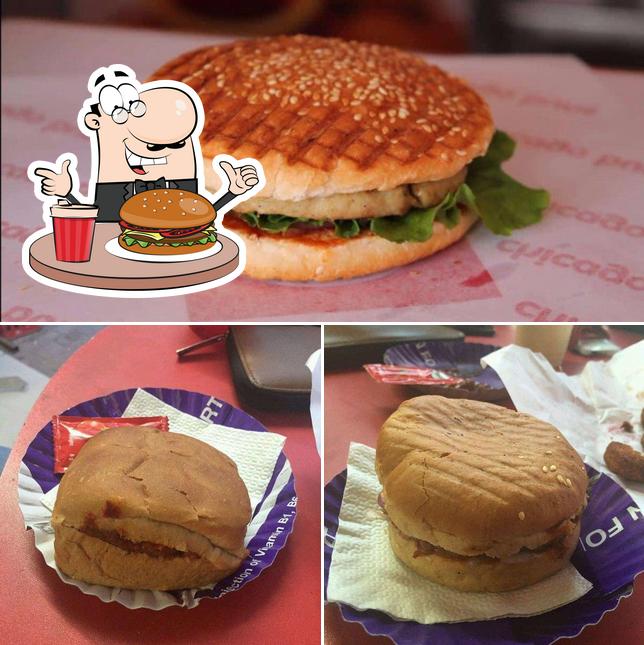 Try out a burger at Chicago Buns