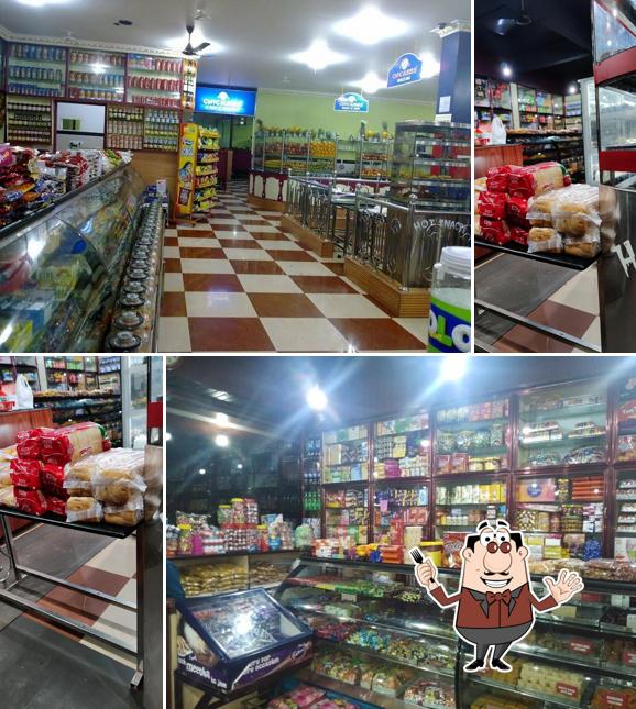 Chickees Family restaurant and baking mall