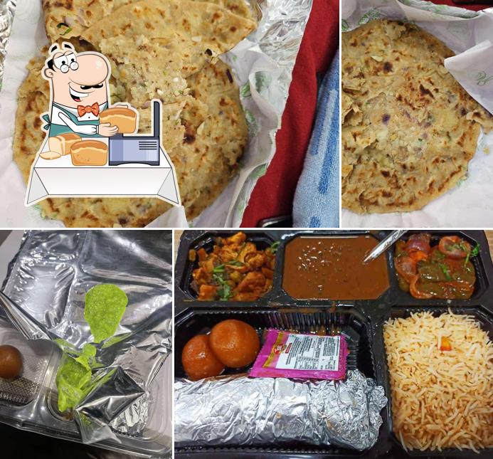 Garlic bread at Prem Dogra Catering Service