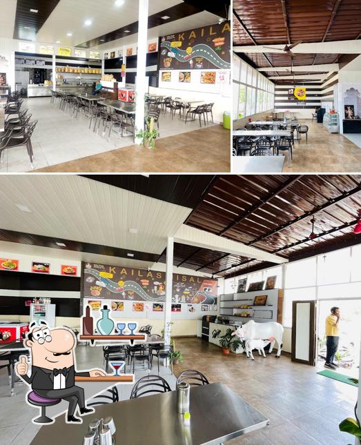 The interior of Kailas Misal & Bhel