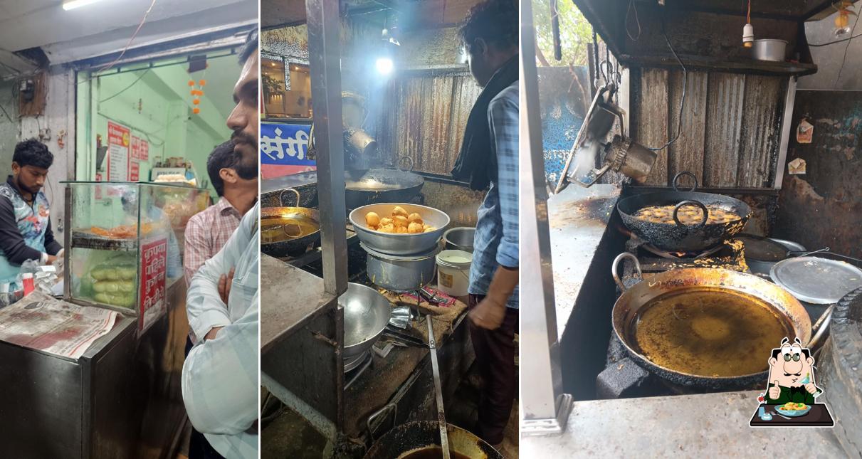 Food at Shree Ghasilal Vada Pav