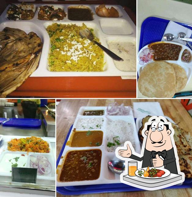 Food at Amritsari Express